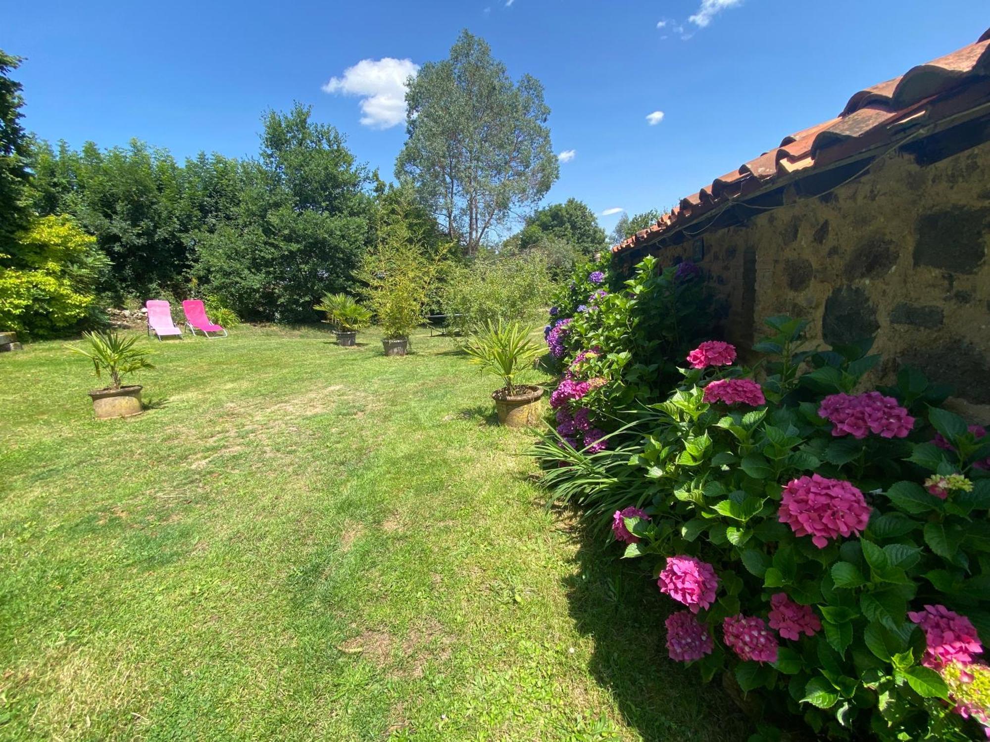 La Frapperie Bed & Breakfast La Pommeraie-sur-Sevre Exterior photo
